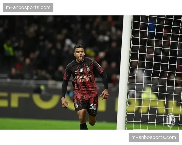 战术复盘：切尔西三中卫体系如何零封曼联