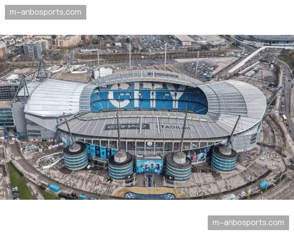 曼城计划赛季前开放阿提哈德北看台顶层，新增7000座位